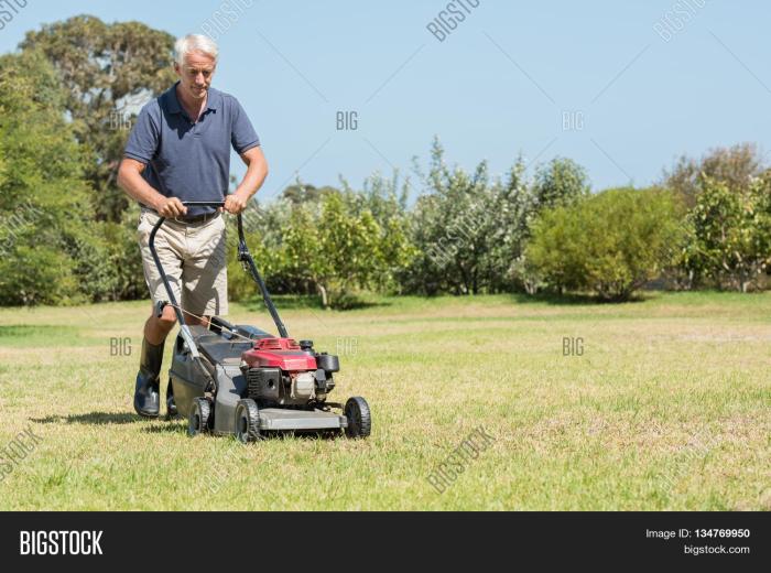 Gardener mowing mower pinclipart